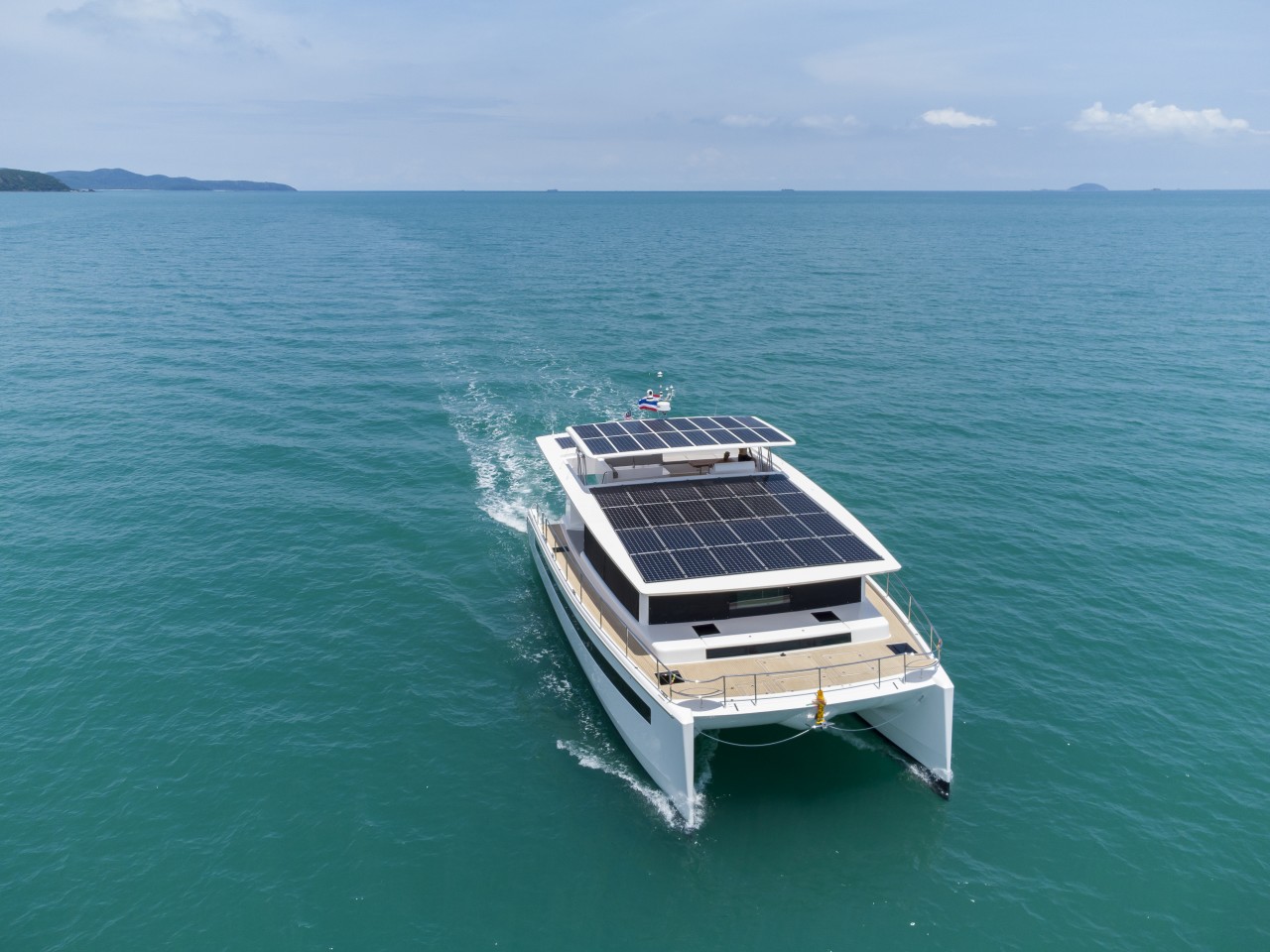 性能更好：Silent Yachts新款太阳能双体船加入风筝翼设计