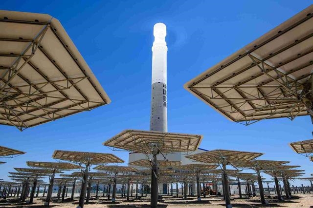 哈密50兆瓦熔盐塔式光热发电站正式进入并网发电期