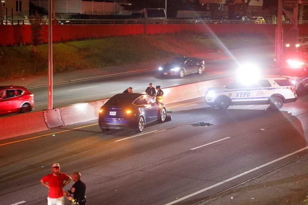美汽车安全机构调查特斯拉撞死行人事故 自动驾驶成焦点