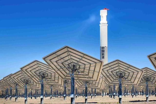 哈密50兆瓦熔盐塔式光热发电站正式进入并网发电期