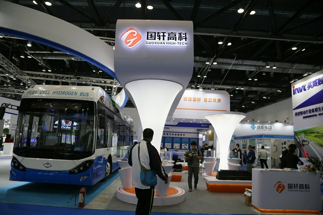 中国新能源汽车产业一路高歌 供应链能否跟得上？