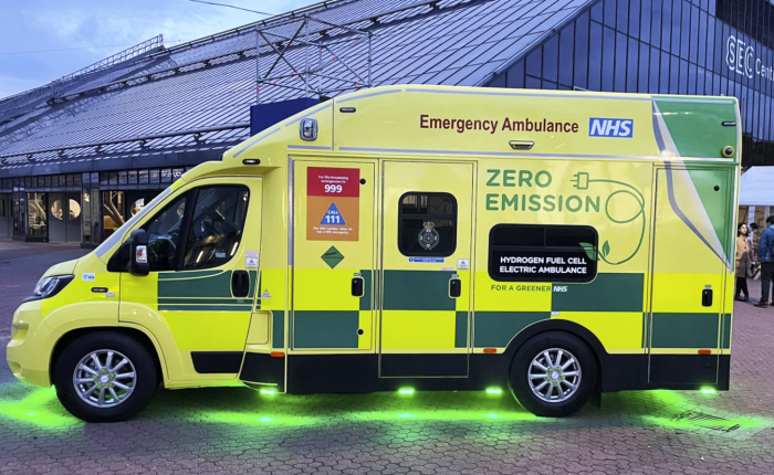 氢动力救护车在伦敦测试前驶入格拉斯哥进行展示