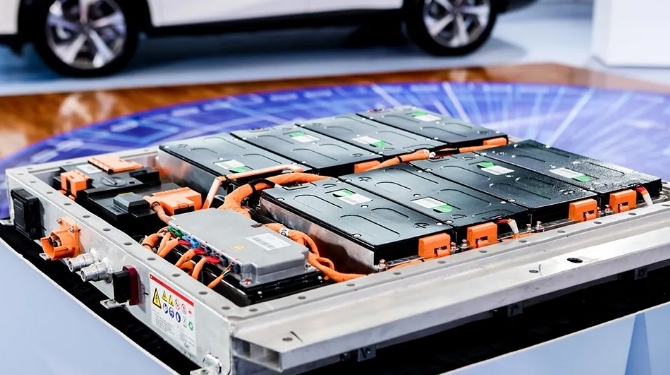 锂价第三轮涨价开启 一线电池厂涨价2成