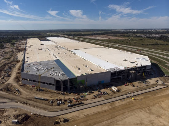特斯拉的超级工厂正在德克萨斯州奥斯汀建设，2021年10月。