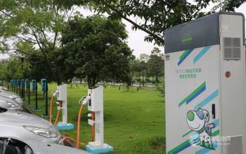 中国新能源汽车产业前景看好 综合排名世界第四